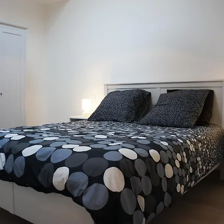 De Charme Chatrons Apartment *